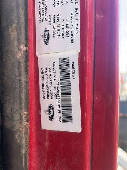 2015 Mack CHU613 showing 43,870 mi, 6,916 hrs - runs