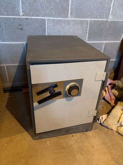 Fire safe 16.5”w x 23”d x 22”h ( have code )