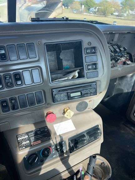 2007 Mack CHN613 miles & hrs unkown- doesn't run