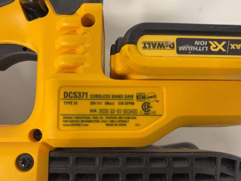 DeWalt cordless band saw, band saw blade and battery charger