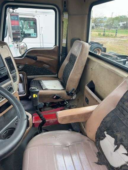 2007 Mack CTP713 showing 47,533 mi, 9999 hrs - runs