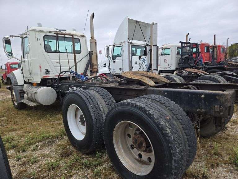 2007 Mack CTP713 showing 47,533 mi, 9999 hrs - runs