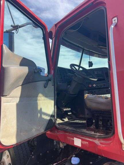 2012 Mack CHU613 showing 34,193 mi, hrs unknown - doesn't run