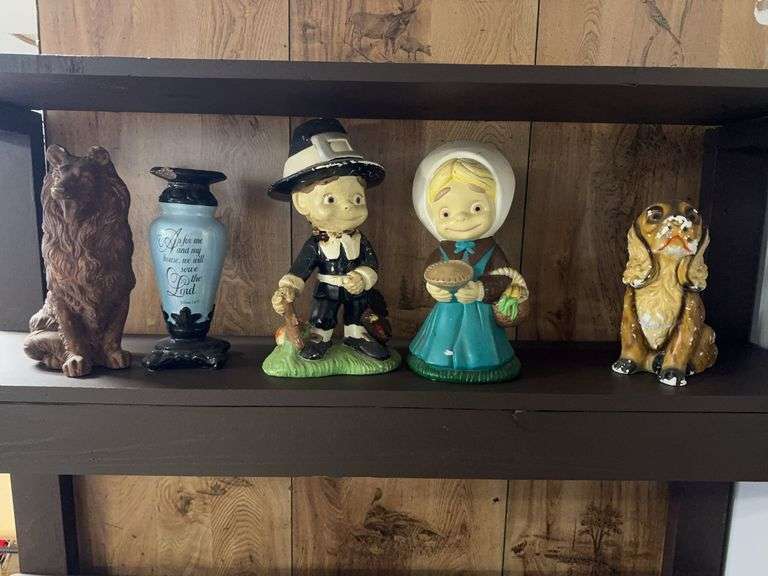 (5) Figurines