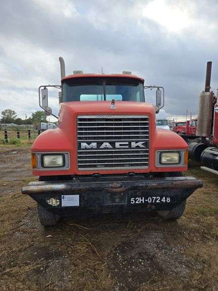 2007 Mack CHN613 miles & hrs unkown- doesn't run