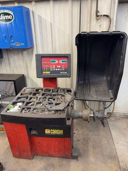 Corghi EM 8540 balancer - works