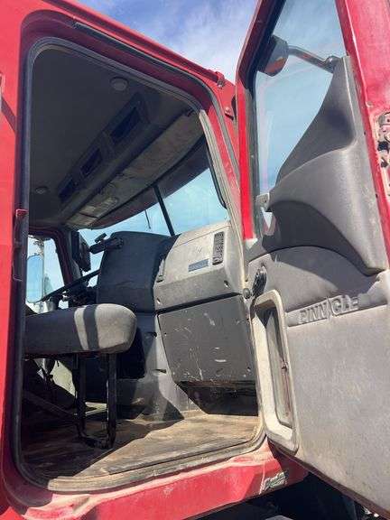 2008 Mack CHU613 showing 63,696 mi, 14,524 hrs - doesn't run