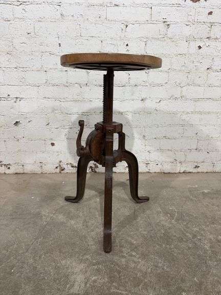 Adjustable height stool