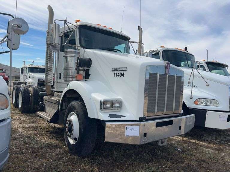 2019 Kenworth T8 showing 17,891 mi, 3,432 hrs - runs