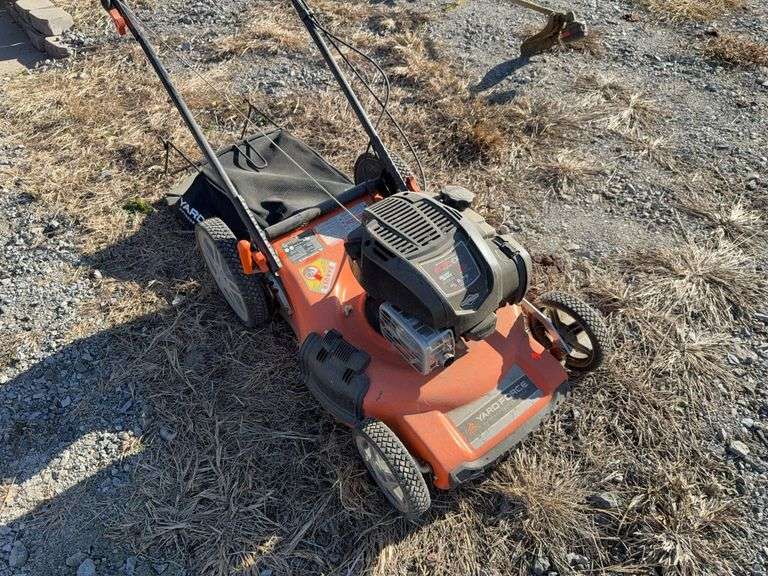 Yardforce push lawn mower w/ grass basket