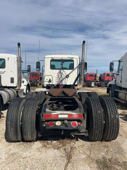 2012 Mack CXU613 showing 223,803 mi, 9,120 hrs - runs