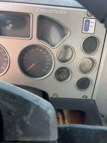 2012 Mack CXU613 showing 719,588 mi, hrs unknown- doesn't run