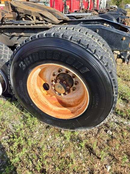 2012 Mack CHU613 showing 33,805 mi, 13,042 hrs -