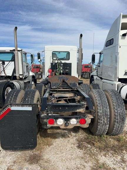 2019 Kenworth T8 showing 17,891 mi, 3,432 hrs - runs