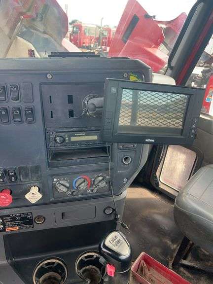 2012 Mack CHU613 showing 30,622 mi, 8,665 hrs- runs