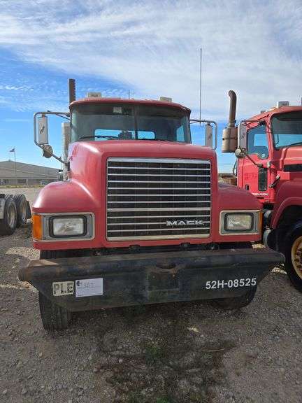2008 Mack CHU613 showing 63,099 mi, 1,155 hrs- runs