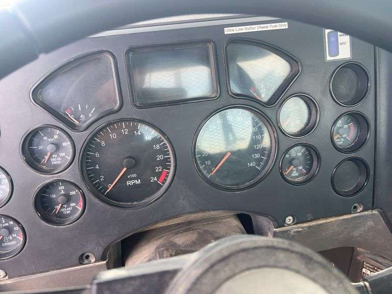 2011 Mack CHU613 showing 38,136 mi, hrs unknown- doesn't run