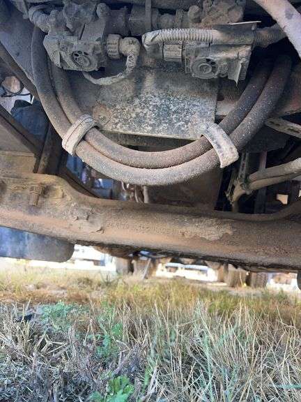 2011 Mack CHU613 showing 558,544 mi, 16,894 hrs- runs