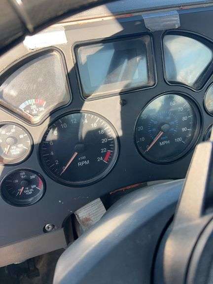 2008 Mack CHU613 showing 61,140 mi, 9,011 hrs- runs