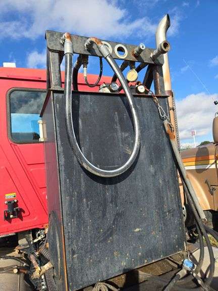 2012 Mack CHU613 showing 33,805 mi, 13,042 hrs -