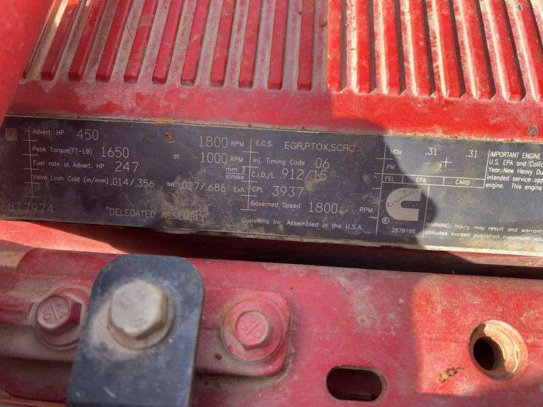 2015 Peterbilt 579 showing 500,775 mi, 26,318 hrs - doesn't run