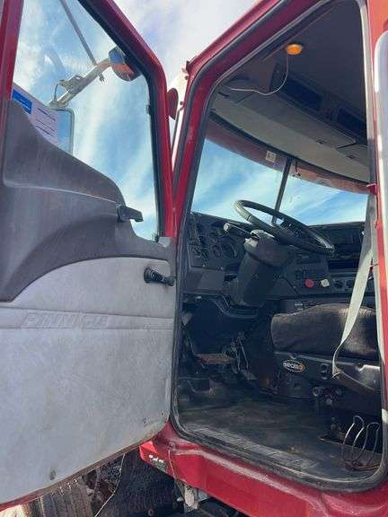 2008 Mack CHU613 showing 52,438 mi, 10,237 hrs - runs