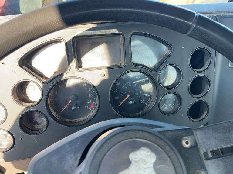 2008 Mack CHU613 showing 59,117 mi, 12,663 hrs- runs