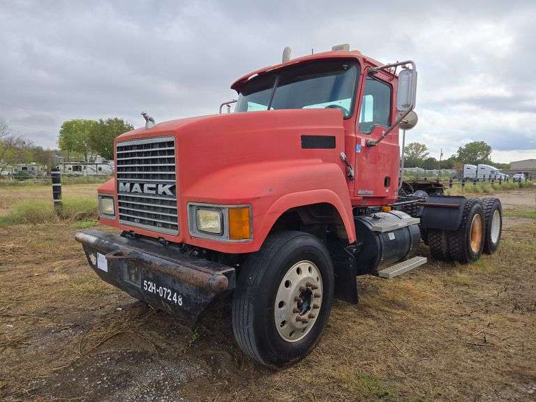2007 Mack CHN613 miles & hrs unkown- doesn't run