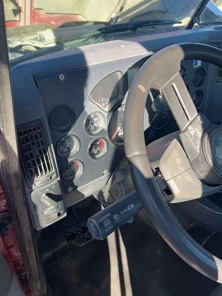 2012 Mack CHU613 showing 32,990 mi, 11,434 hrs- runs