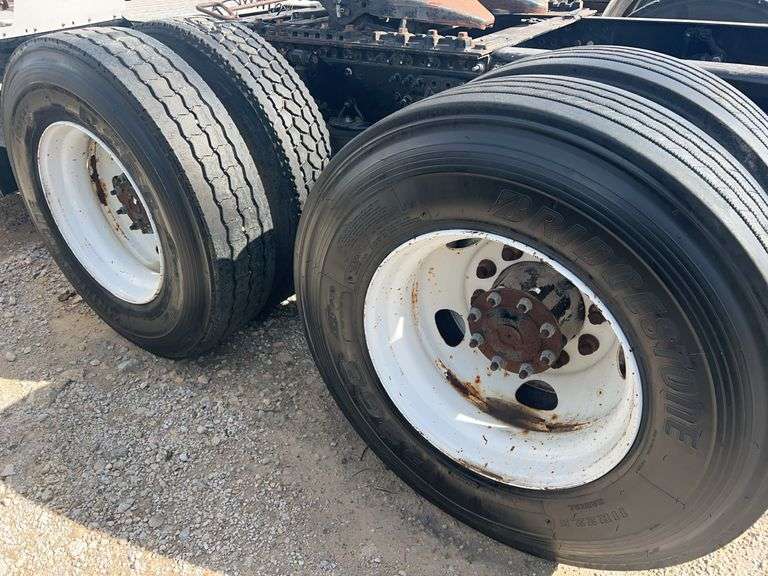 2012 Mack CXU613 showing 223,803 mi, 9,120 hrs - runs