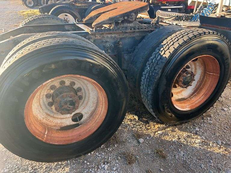 2008 Mack CHU613 showing 566,424 mi, 15,328 hrs- runs