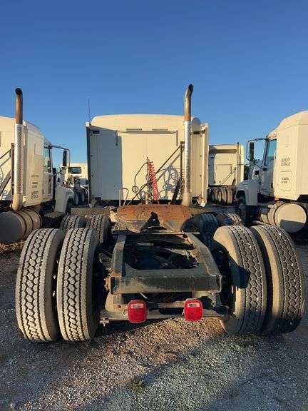 2008 Mack CXU613 showing 559,053 mi, 14,786 hrs- runs
