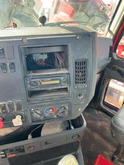 2012 Mack CHU613 showing 30,835 mi, 15,715 hrs - runs