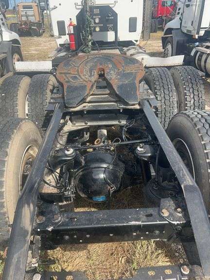 2018 Kenworth T880 showing 13,663 mi, 5,470 hrs - runs