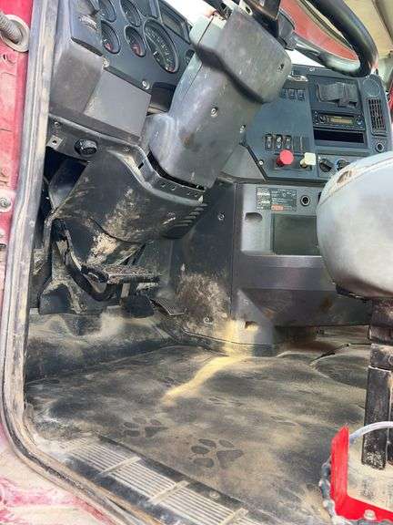 2012 Mack CHU613 showing 43,299 mi, 12,171 hrs - runs