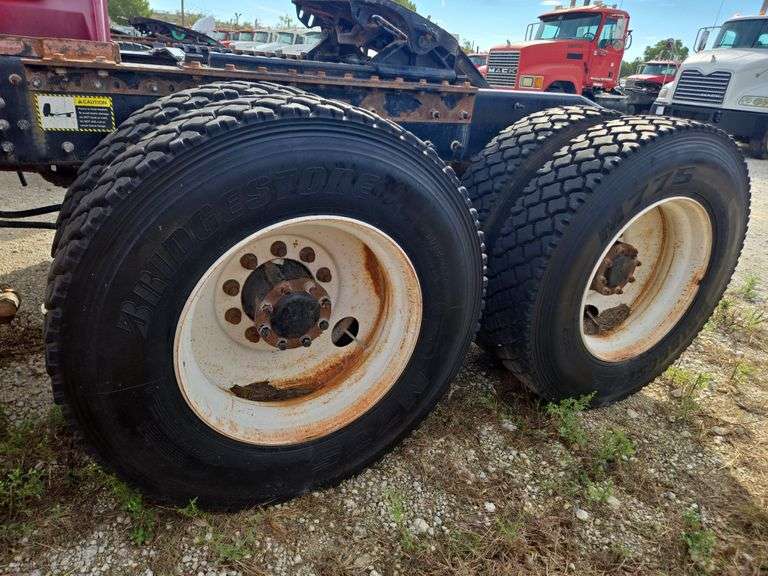 2012 Mack CHU613 showing 34,193 mi, hrs unknown - doesn't run