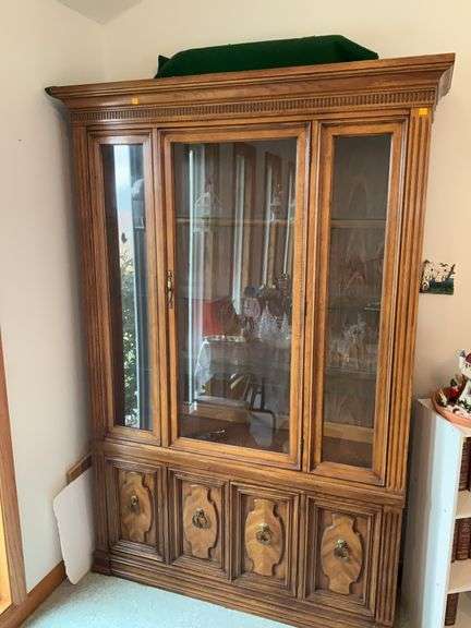 Vintage Unmarked Wooden China Cabinet *SEE NOTES*