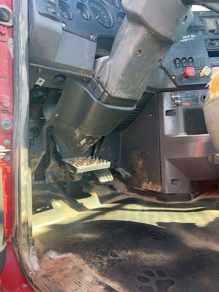 2012 Mack CHU613 showing 34,193 mi, hrs unknown - doesn't run