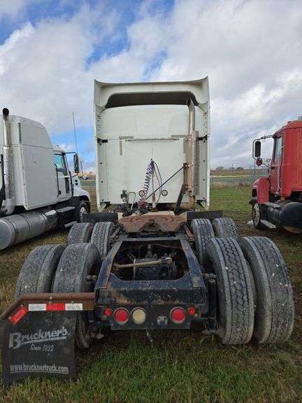 2007 Mack CXN613 565,498 mi, 10,366 hrs- doesn't run