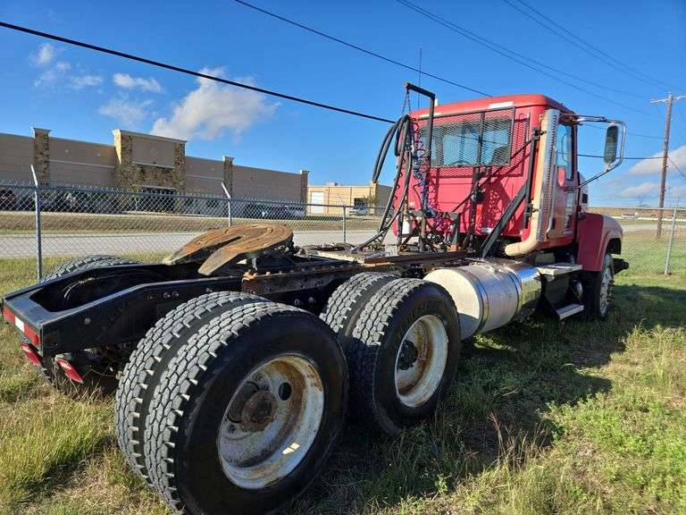 2012 Mack CHU613 showing 44,418 mi, 11,155 hrs- runs