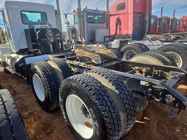 2019 Kenworth T8 showing 13,248 mi, 2,512 hrs - runs