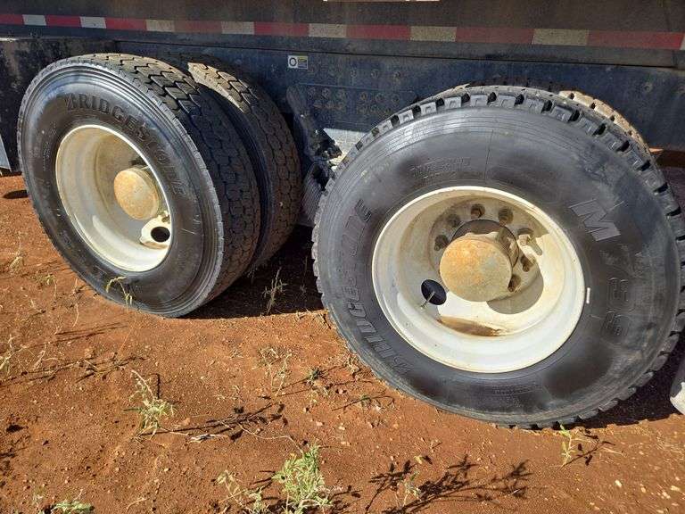 2018 Peterbilt PB348 showing 43,073 mi, 6,155 hrs - runs