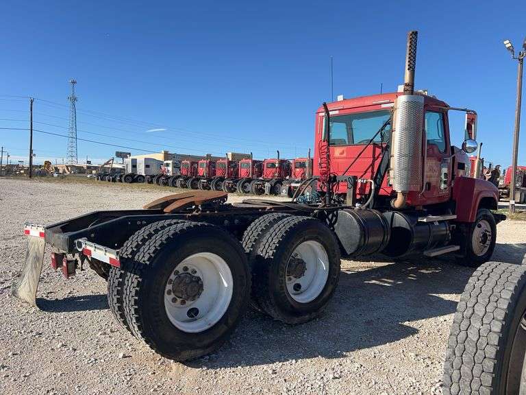 2008 Mack CHU13 miles & hrs unknown- doesn't run