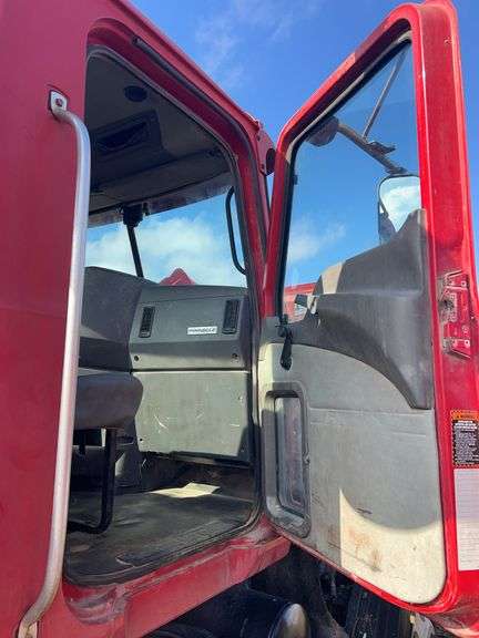 2008 Mack CHU613 showing 41,791 mi, 7,598 mi- doesn't run