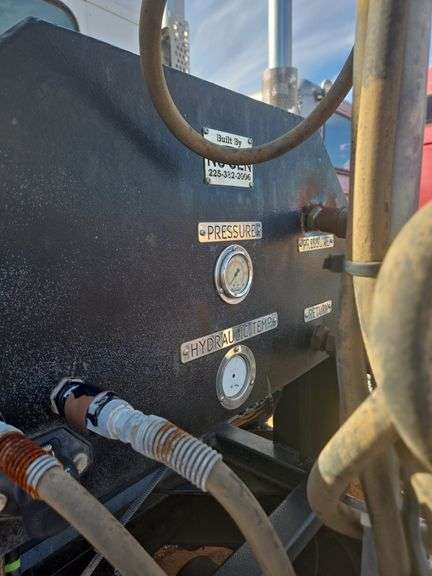 2019 Kenworth T8 showing 13,248 mi, 2,512 hrs - runs