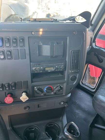 2008 Mack CHU613 miles & hrs unknown- runs