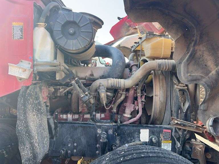 2008 Mack CHU613 showing 41,791 mi, 7,598 mi- doesn't run