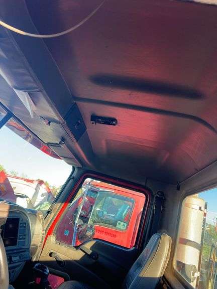 2007 Mack CHU613 showing 38,067 mi, 13,851 hrs- runs