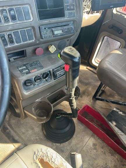 2007 Mack CHN613 showing 57,568 mi, 15,558 hrs - runs