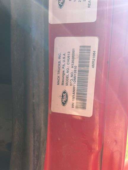 2013 Mack CHU613 showing 119,268 mi, 8,805 hrs- runs